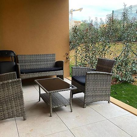 Appartement Deux pieces Moderne et Chaleureux à Saint-Laurent-du-Var Extérieur photo